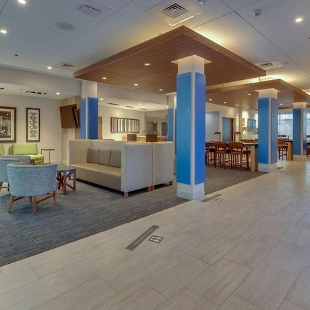 Holiday Inn Express & Suites - Union City By Ihg Exterior foto