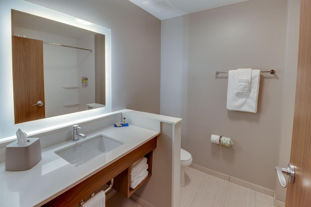 Holiday Inn Express & Suites - Union City By Ihg Exterior foto
