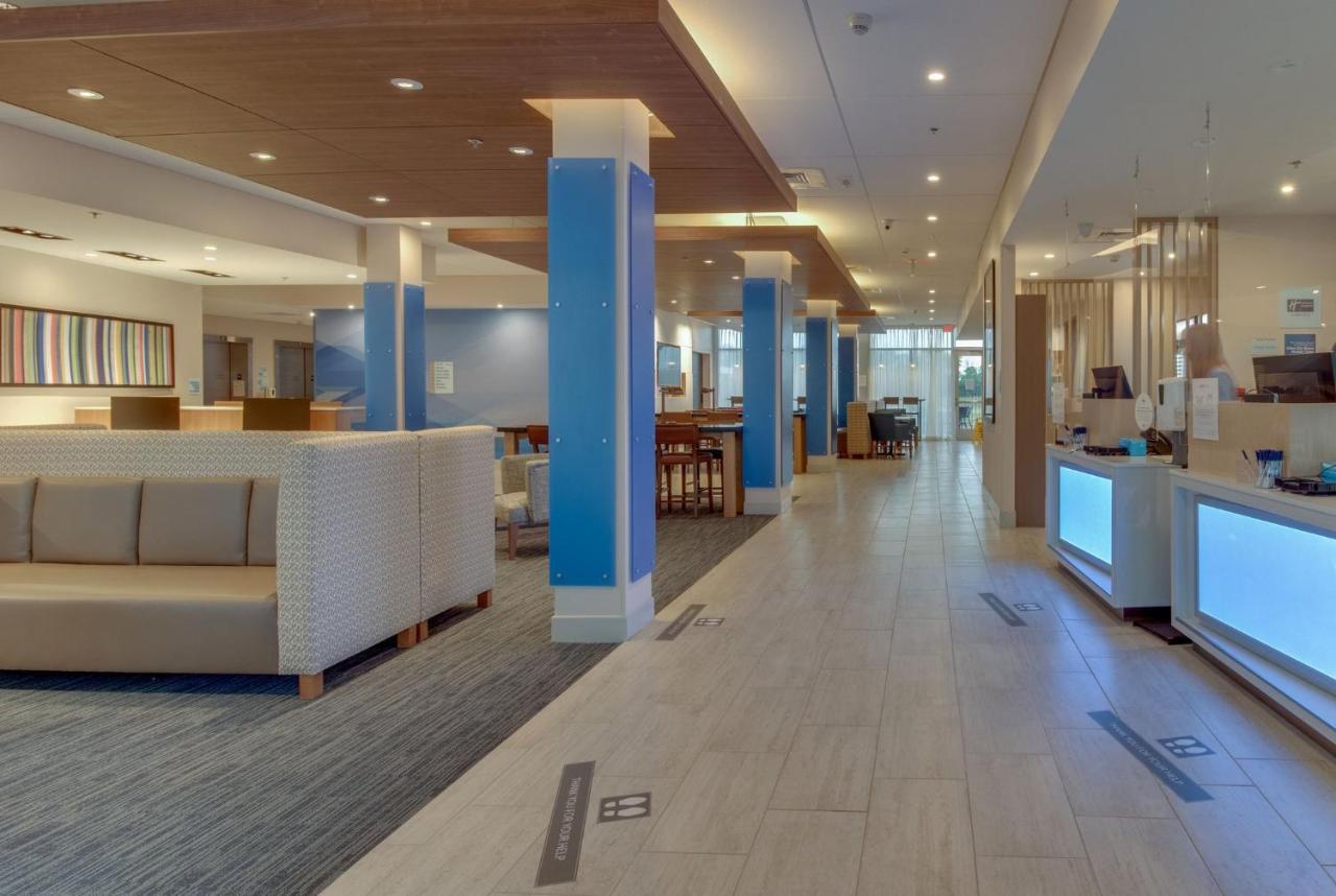 Holiday Inn Express & Suites - Union City By Ihg Exterior foto
